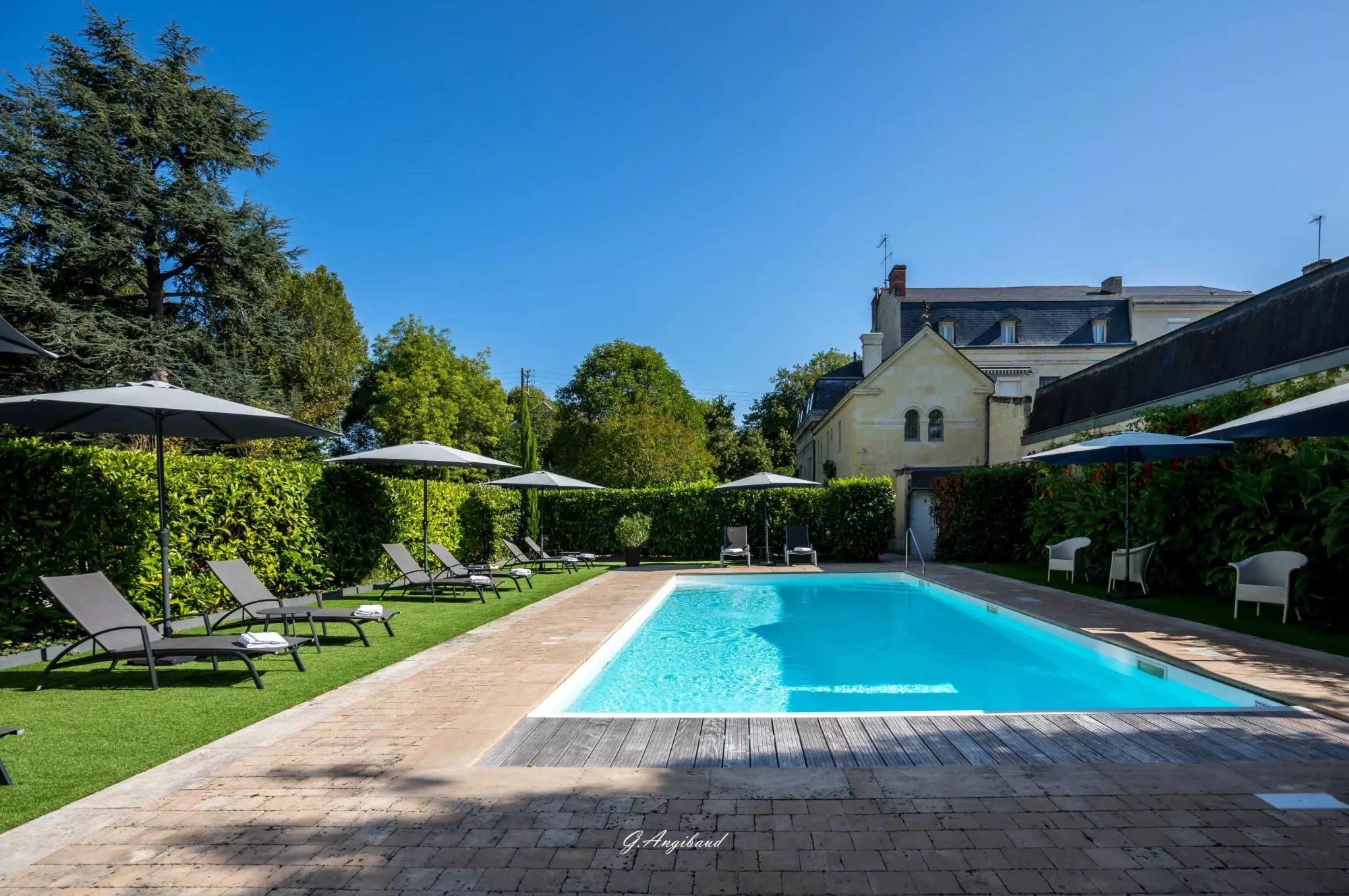 chateau-la-marquise-piscina-all'aperto